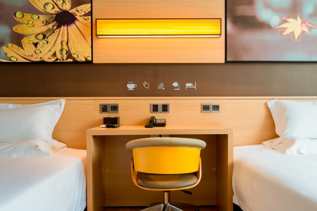 Iu Hotel Ruoyang Yiyang Wenhua Road Εξωτερικό φωτογραφία